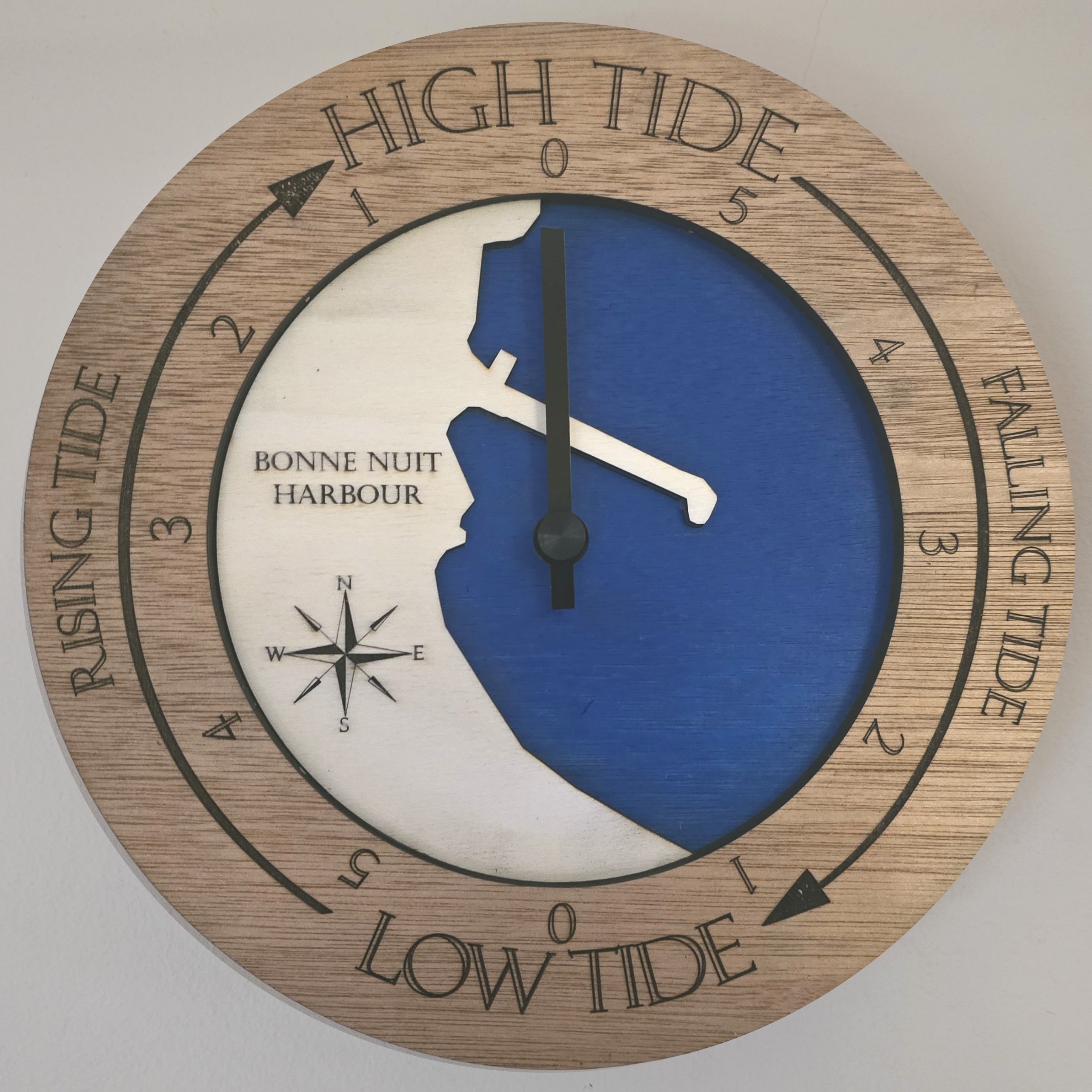 Bonne Nuit Harbour Tide Clock